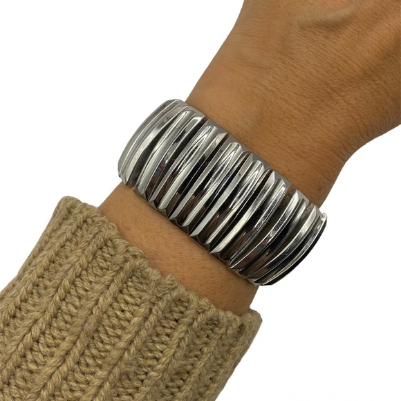 💥 New Inventory Vintage Hong Kong Extendable Bracelet - Picture 2 of 5